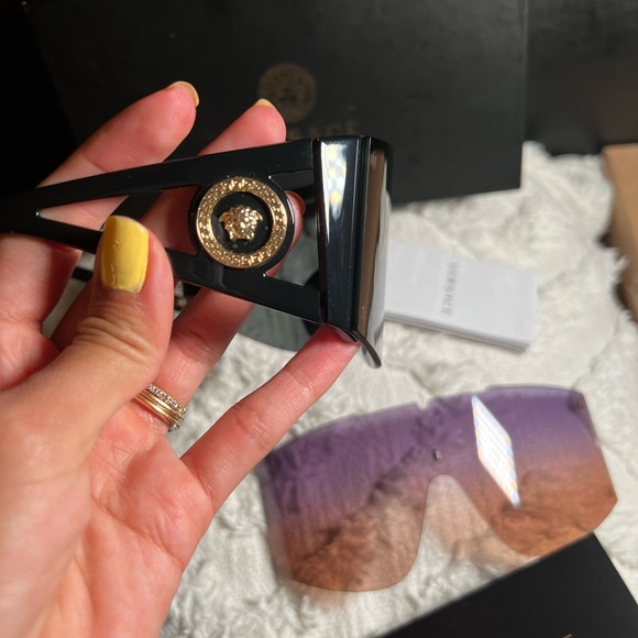 Versace sunglasses - Picture 5 of 8